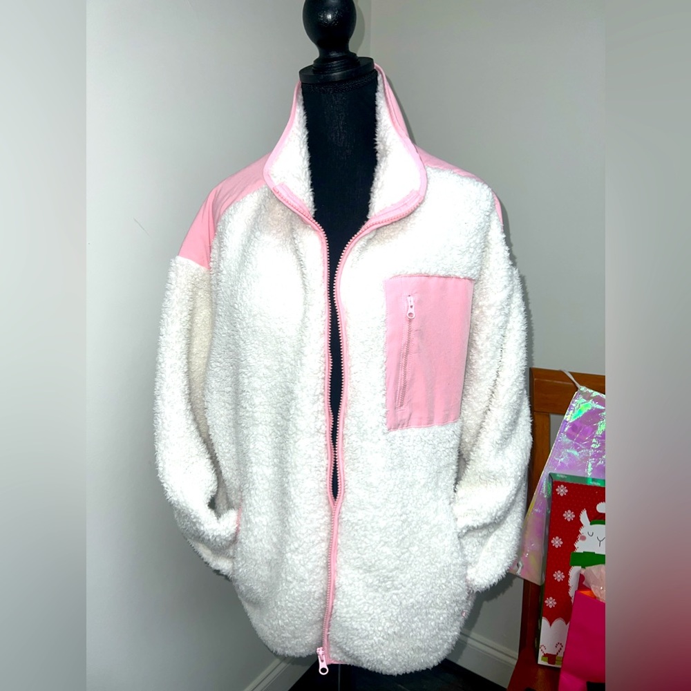 Women’s Sherpa jacket, size XL, pink & white